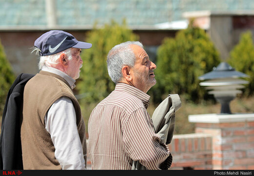 یک میلیون سالمند در ایران کار می‌کنند