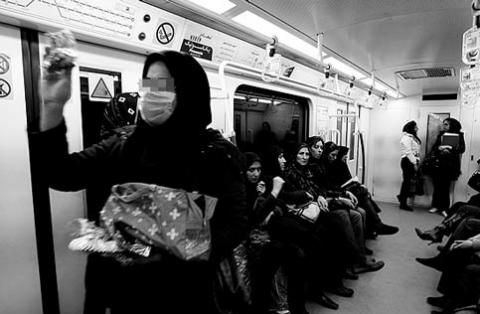 گزارشی متفاوت از وضعیت زندگی دستفروشانِ مترو