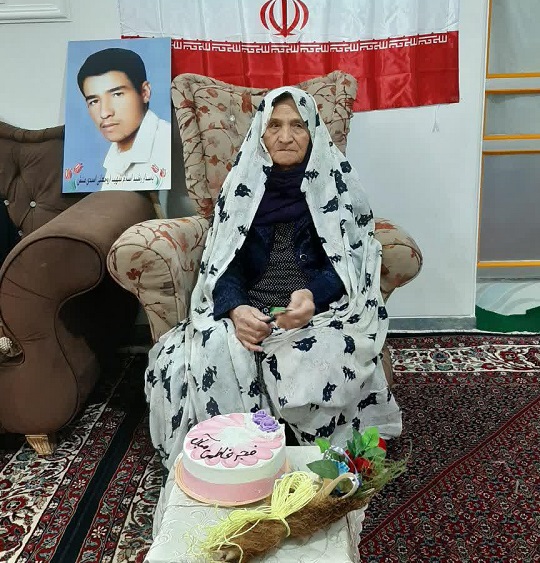 جشن تولد متفاوت 85 سالگی مادر شهید دفاع مقدس