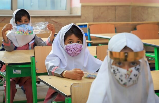 وزارت بهداشت: مدارس باز شود