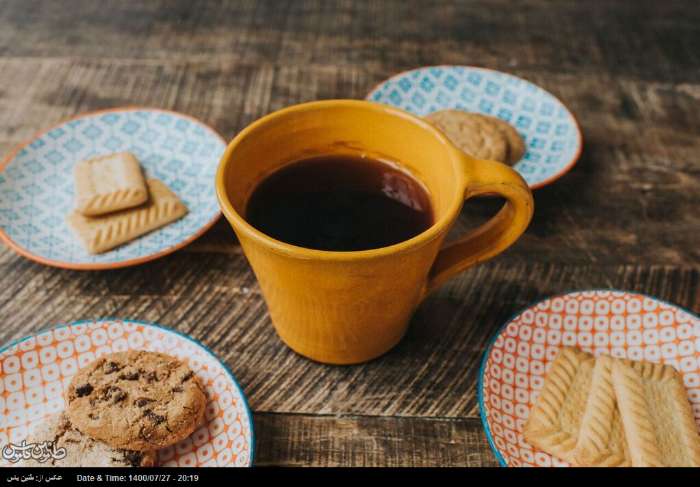 چگونه لکه قهوه و چای روی لیوان را از بین ببریم؟