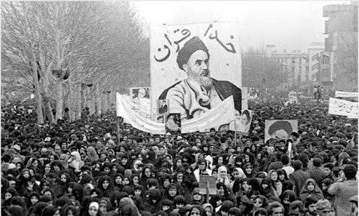 قیامی که زمینه و جرقه پیروزی انقلاب اسلامی شد / دفاع همه جانبه مردم از اسلام و مرجعیت