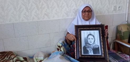 دیدار جمعی از دانش اموزان با مادر تنها شهید زن شهر بابک