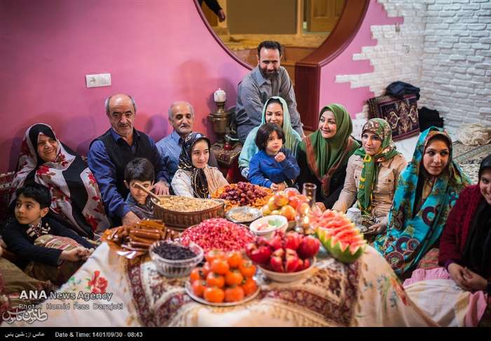 برگزاری آیین شب یلدا عاملی موثر در ایجاد نشاط روحی، تقویت بنیان خانواده و حس انسان دوستی