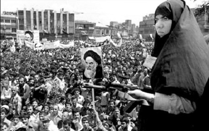دفاع از دستاوردهای انقلاب و موقعیت زنان ایرانی، وظیفه افرادی که امام(ره) و نهضت او را شناختند/ تأکید محققین غربی بر نقش سیاسی زن مسلمان ایرانی