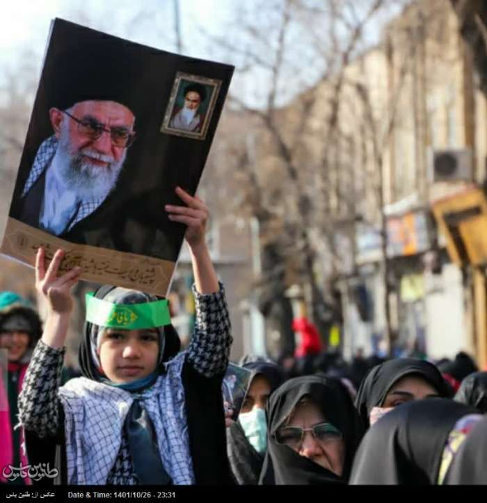 شرکت بانوان تبریزی در راهپیمایی محکومیت توهین نشریه فرانوسی به مراجعیت دینی