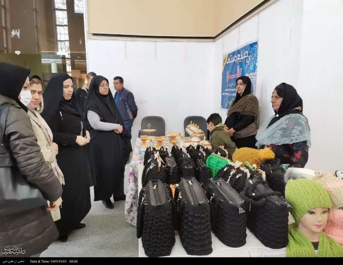 برپایی نمایشگاه صنایع دستی و مشاغل خانگی بانوان کارافرین در بوکان