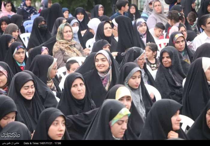 زن تراز انقلاب اسلامی، زن  هدایت گر،  انسان ساز،جامعه پرداز و تمدن سازی است