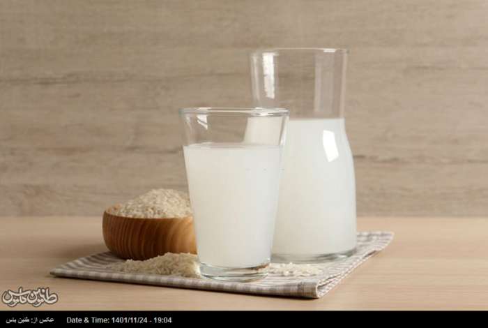 ۱۲ فایده‌ی بی‌نظیر آب برنج برای پوست و مو