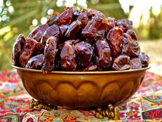 چرا خوردن خرما در ماه رمضان مفید است؟