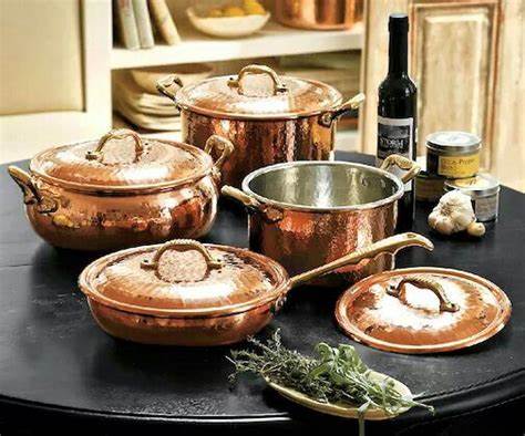 ۵ روش برای براق کردن ظروف مسی؛ معجزه سس گوجه فرنگی در درخشش مس