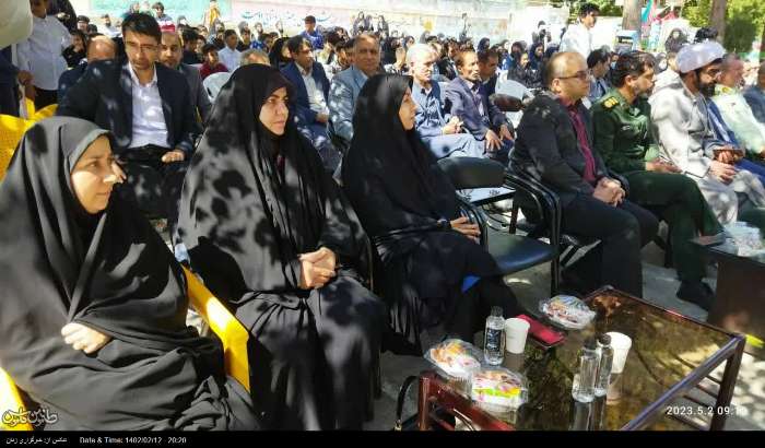 جشن روز معلم با حضور مسئولین، فرهنگیان و دانش‌آموزان در دبستان شهید زوارزاده برگزار شد