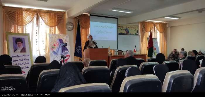 دشمنان می‌خواهند فرهنگ دینی کشورمان را به مسلخ ببرند