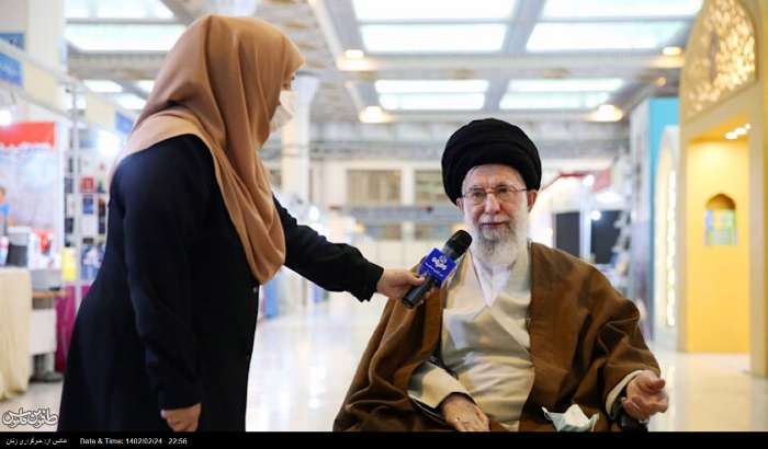 به رغم گسترش فضای مجازی، کتاب همچنان در جایگاه والای خود قرار دارد