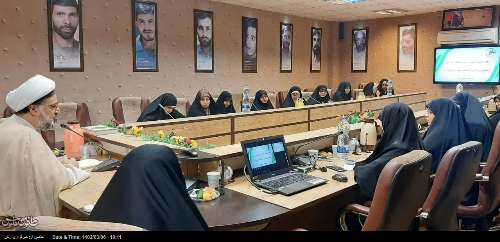 نشست هم اندیشی بانوان فعال در حشدالشعبی عراق با سازمان بسیج جامعه زنان استان قم