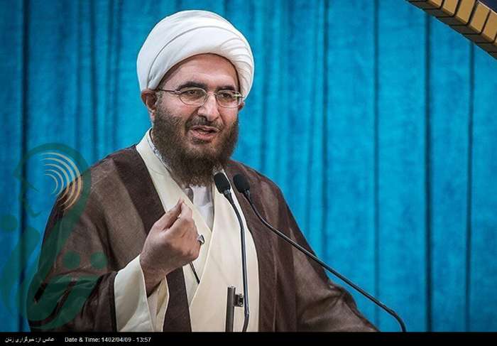 دولت‌های اسلامی برخورد غیرتمندانه‌ای به هتاکی به قرآن کریم نشان دهند