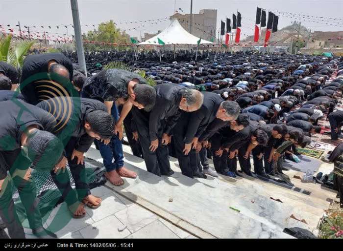 برپایی نماز ظهر عاشورا  به تاسی از حضرت ابا عبدالله الحسین ع در جوار گلزار شهدای زاهدان