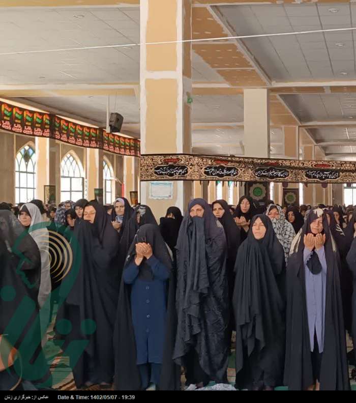 نماز ظهر عاشورا با حضور بانوان لرستانی