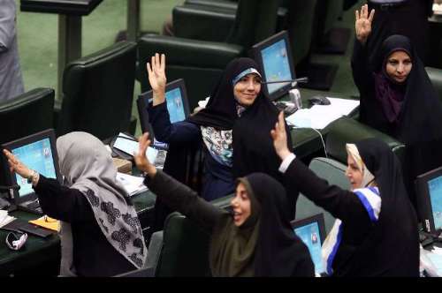 مروری بر کارنامه حضور زنان در یازده دوره‌ مجلس شورای اسلامی