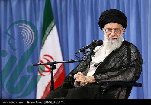 دانشجویان در حضور رهبر انقلاب عزاداری می‌کنند