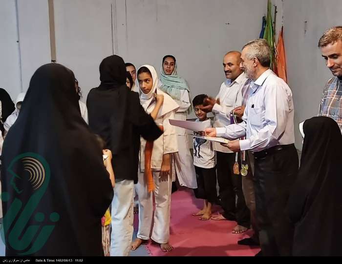 دختران میاندورودی بر کسوی قهرمانی مسابقات بین المللی کاراته تهران