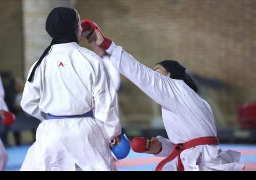 مسابقات قهرمانی کاراته بانوان در سمنان برگزار شد