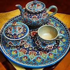 زنان موفق و هنر آفرین می‌توانند با پرورش هنر خود چند نفر را نیز مشغول به کار کنند