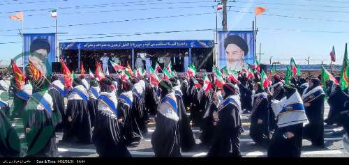 نمای از اقتدار زن ایرانی با رژه فتنه شکن بانوان گردان های کوثر زاهدانی