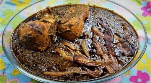 «خورشت مرغ و جعفری»، غذای اصیل ایرانی با طعم و عطری بینظیر