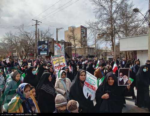 مادران لرستانی؛ تا آخرین نفس پای ایران و نظام و انقلاب می مانیم
