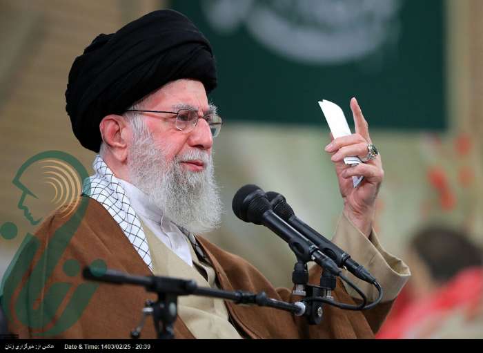 امام خامنه ایی:  فردوسی بر اساس معیارهای اسلامی، به فضیلت ها توجه دارد