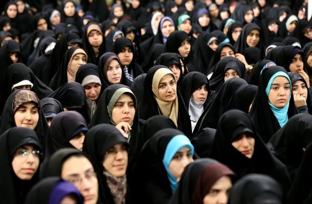 نقش موثر و پررنگ زنان در جمهوری اسلامی ایران