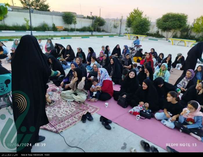 برگزاری اولین دورهمی بانوان پاتوق دوستانه همراه با برپایی کارگاه مهارتی خانواده در شهرستان درگز + عکس