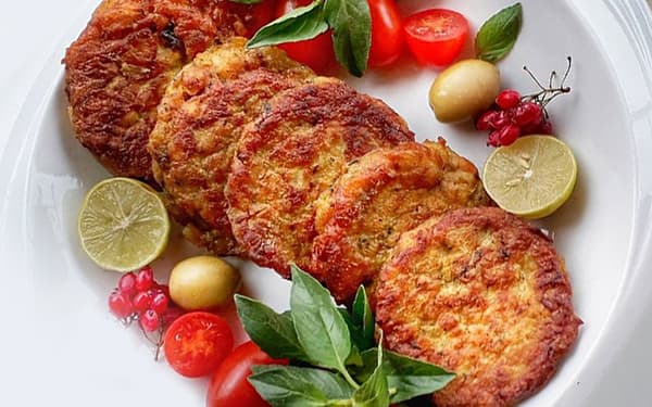 طرز تهیه کوکو مرغ و قارچ؛ شام خوشمزه و خوشمزه