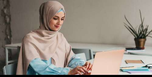 ورود زنان به بازار کار و تاثیر آن بر اقتصاد و جامعه