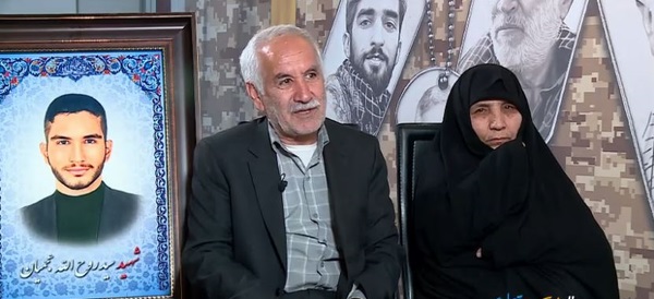 مادر شهید عجمیان:«جوانان، با حفظ حجاب و ارزش‌های اسلامی، پرچم‌داران راه شهدا باشید»