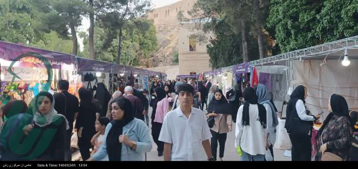 گشایش نخستین جشنواره ملی مد و لباس زاگرس در قلعه فلک‌الافلاک خرم‌آباد