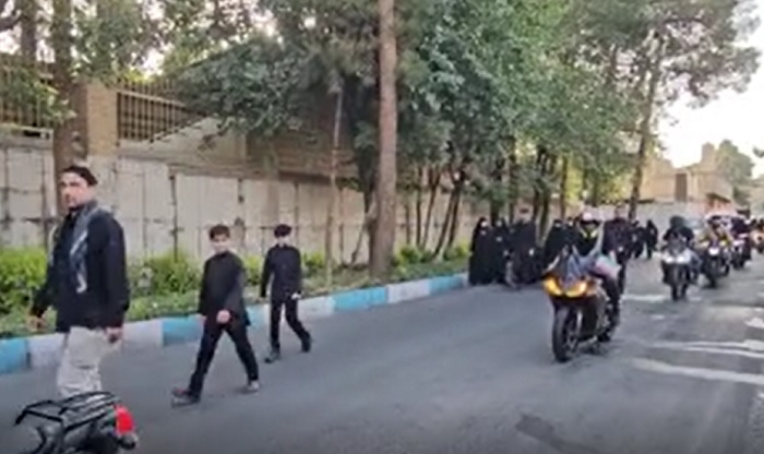 پای در راه نهادند تا عشق به خمینی (ره) را معنی کنند