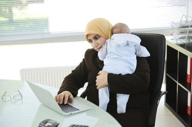 مصوبه کاهش ساعت کار مادران دارای فرزند خردسال به قوت خود باقی است