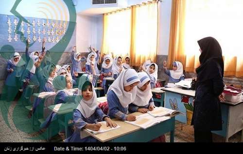 زنان معلم، آینده‌سازان جامعه را تربیت می‌کنند