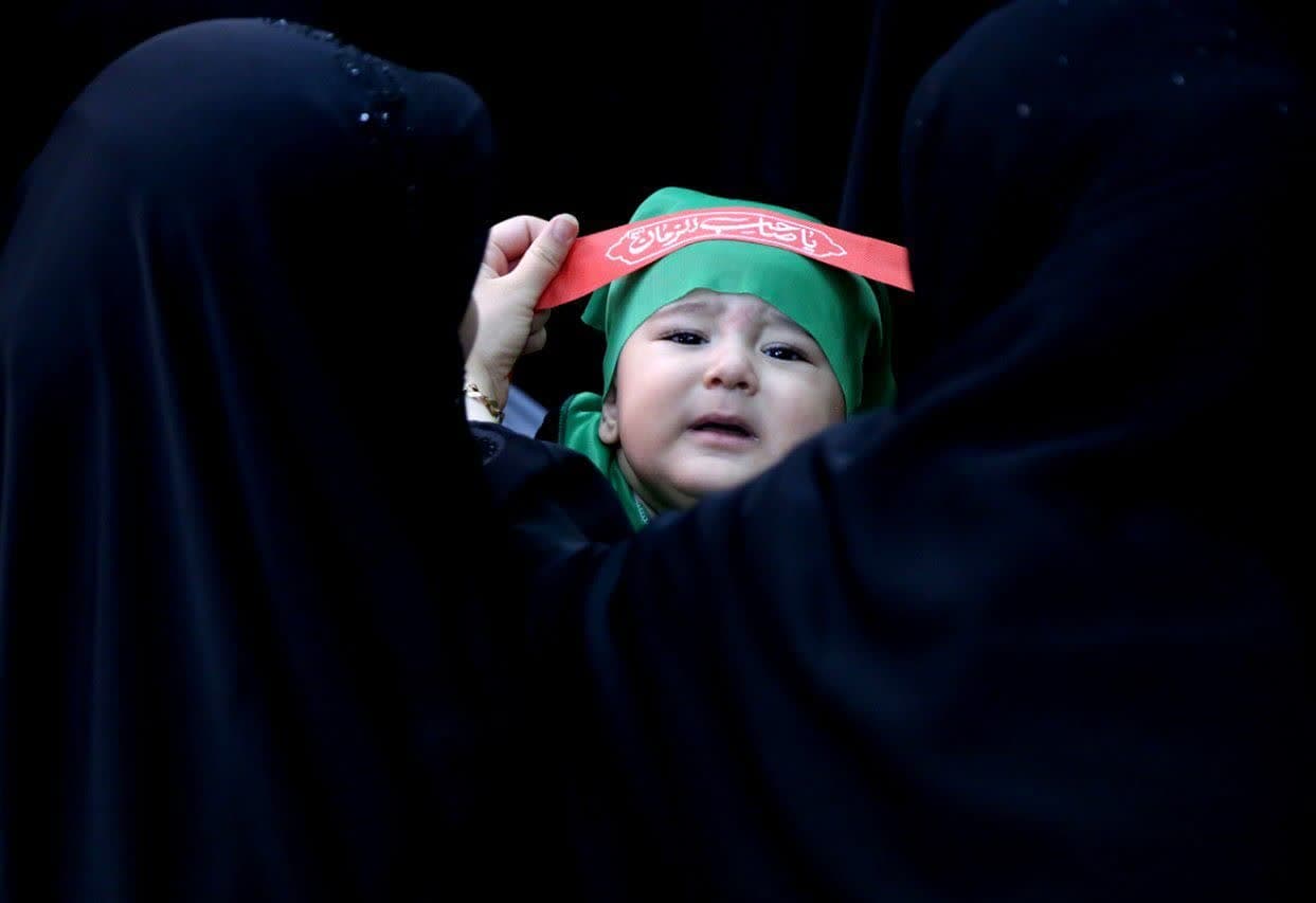 نغمه‌های عشق در آغوش نوزادان کربلا