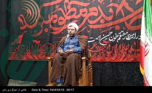 ملت ایران در برابر دشمن ایستاده اند و عزت خود را معامله نخواهند کرد