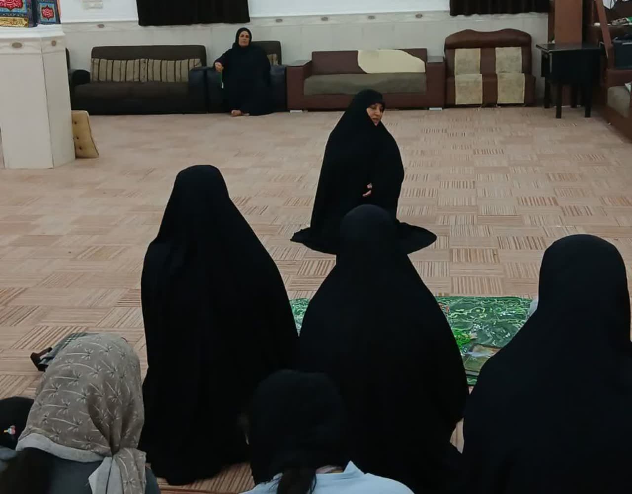 نشست بصیرتی سیاسی بانوان چاه تلخ شمالی در حسینیه این روستا برگزار شد