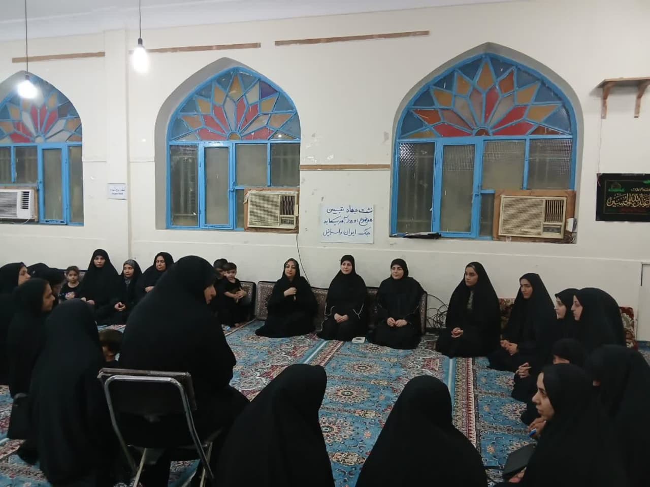 بانوان بوشهری در جهاد تبیین، چراغ امید و آرامش را در شهرها و روستاها روشن کردند