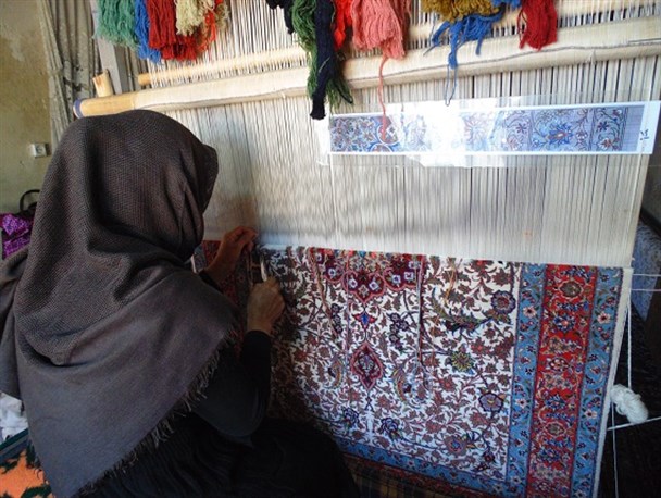 قالیبافان در سایه بی مهری مسئولان فراموش ‌شده‌اند