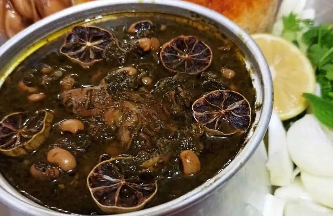 طرز تهیه قرمه سبزی تبریزی؛ قرمه سبزی متفاوت و خوشمزه