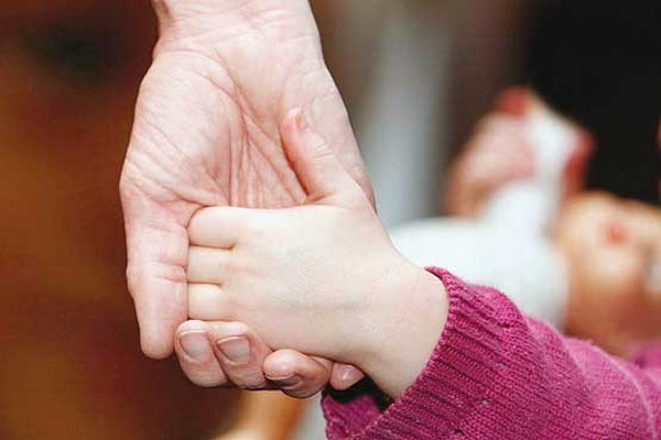 واگذاری ۱۹۰ کودک بی‌سرپرست به خانواده‌های «میزبان» و «امین» در جنگ ۱۲ روزه/ سپردن ۱۰۸۸ کودک به خانواده‌ و اقوام واجد شرایط در قالب «مرخصی»