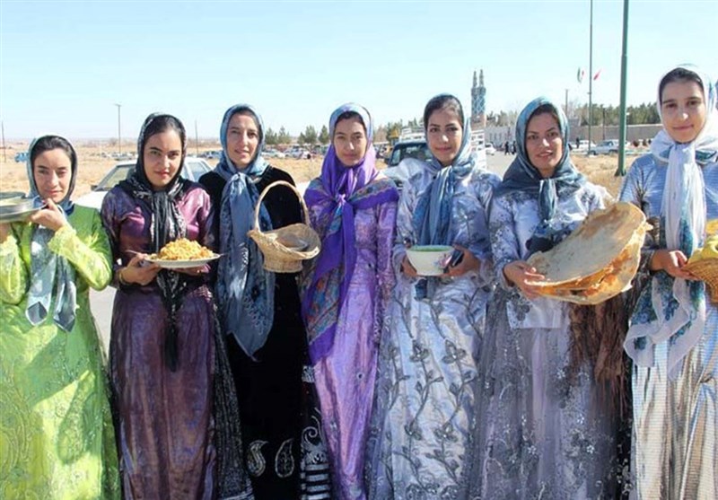 قالیبافی امید زنان روستا؛ ۷۰ خانواده از فقر به درآمد پایدار رسیدند
