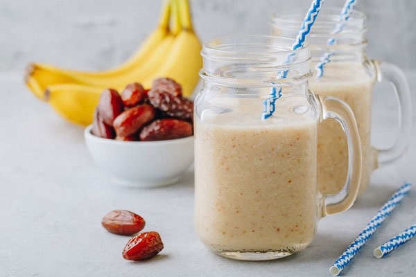 موز یا خرما؛ کدام یک برای قلب و کنترل قند خون شما بهتر است؟