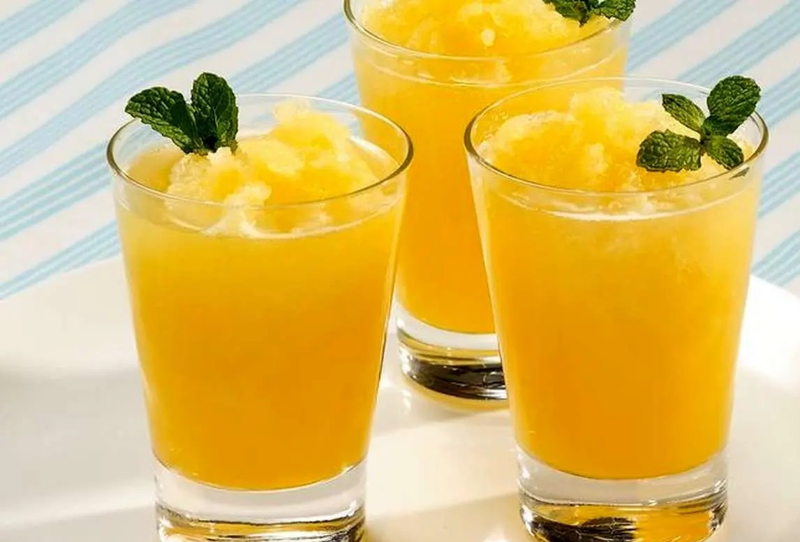 طرز تهیه یخ در بهشت زعفرانی: لذتی خنک و خوشمزه